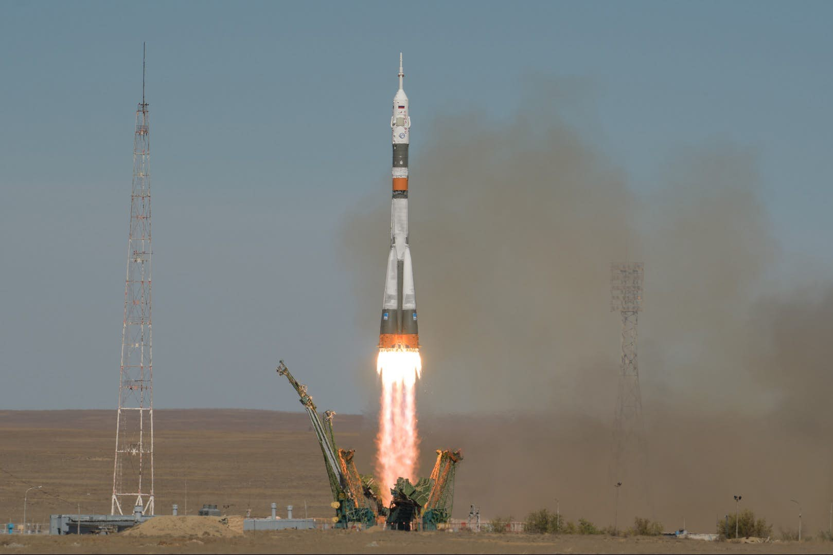 Rocket Malfunction Forces Astronauts To Make An Emergency Landing