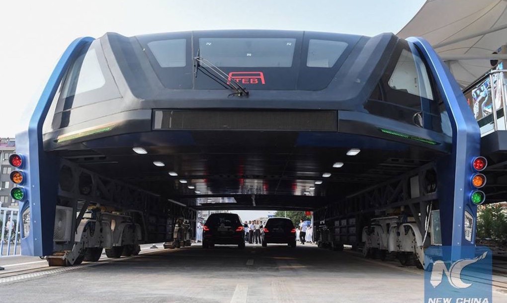 Video Of The Week — Futuristic Elevated Bus Begins Test Runs In China