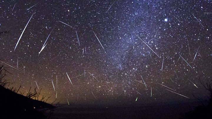 Crescent Moon Will Make For A Spectacular Perseid Meteor Shower Next Week