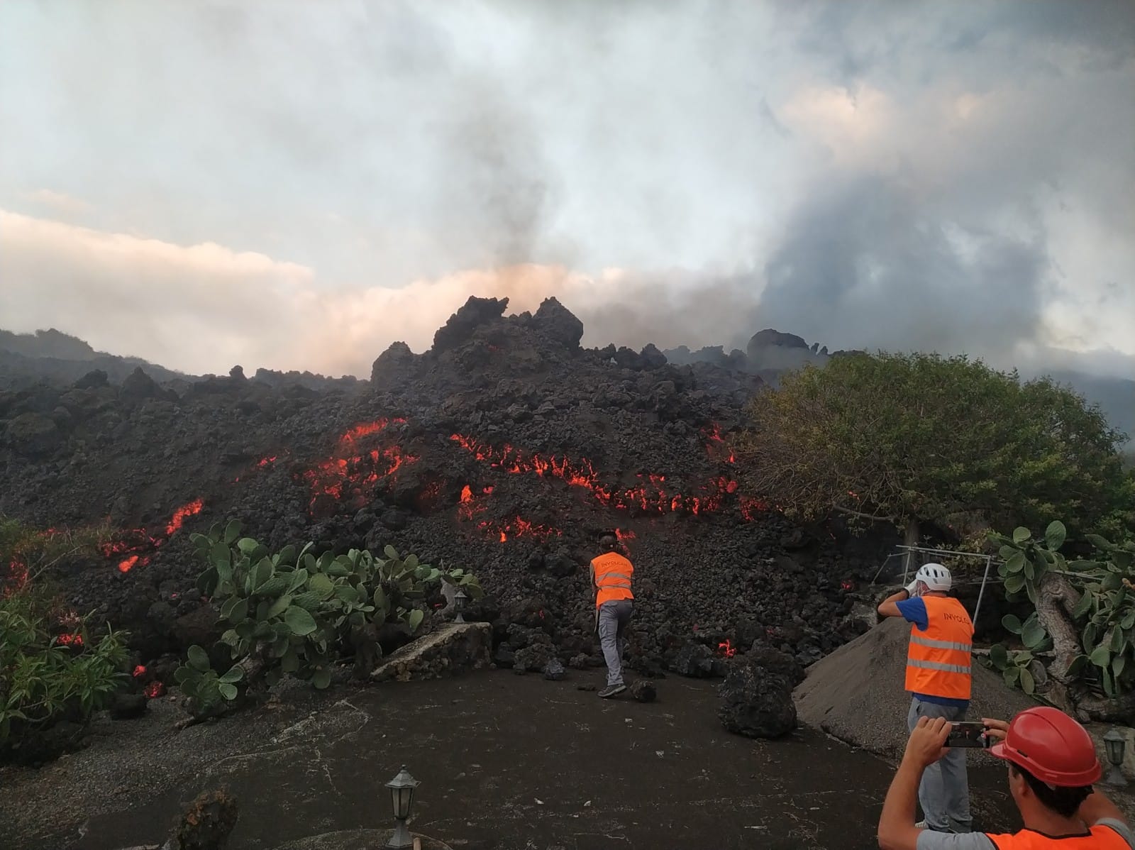 Canary Island Volcano Continues To Erupt After Two Weeks