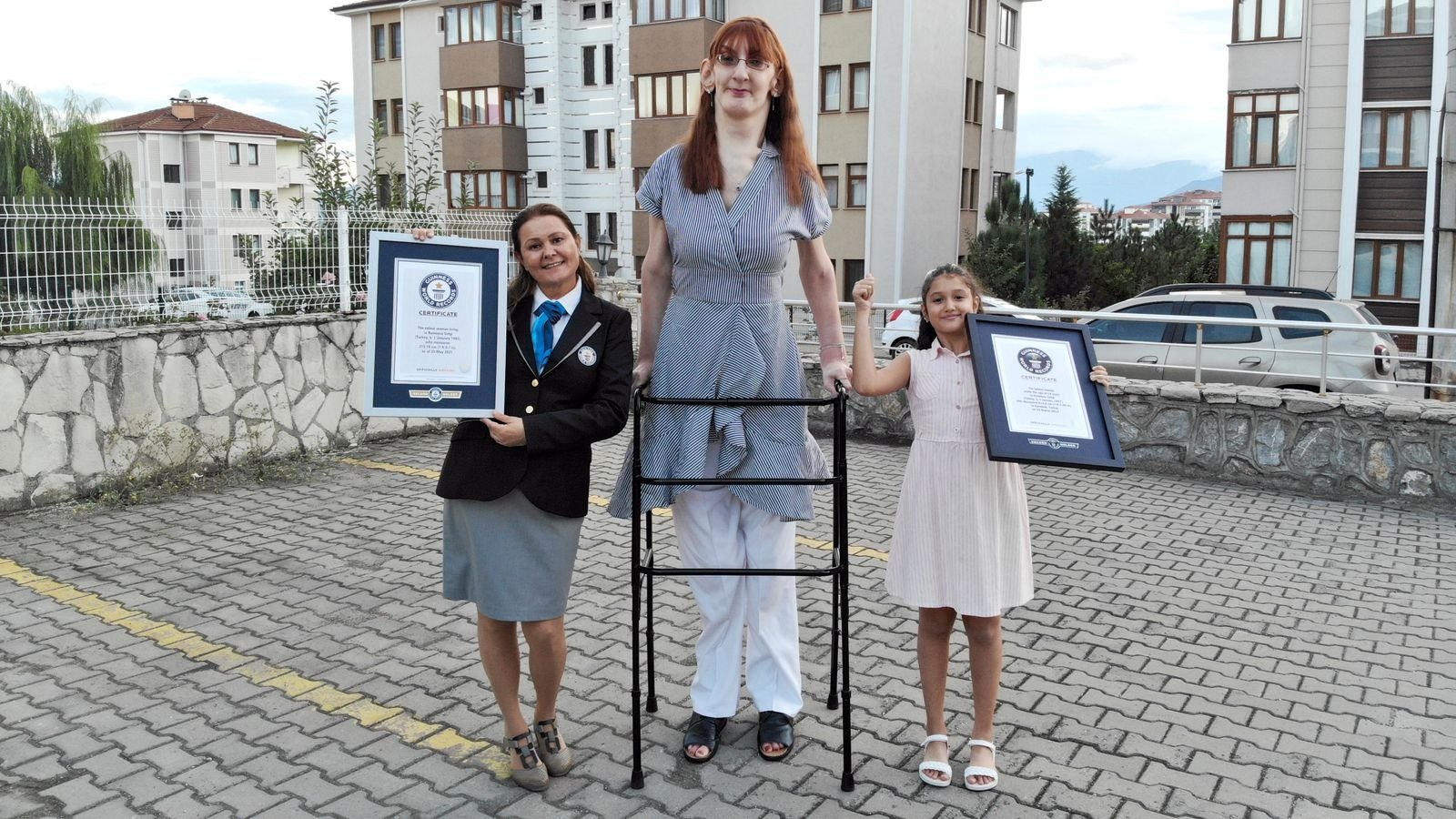 Russia's tallest woman eyes world record - WeirdNews - Dunya News