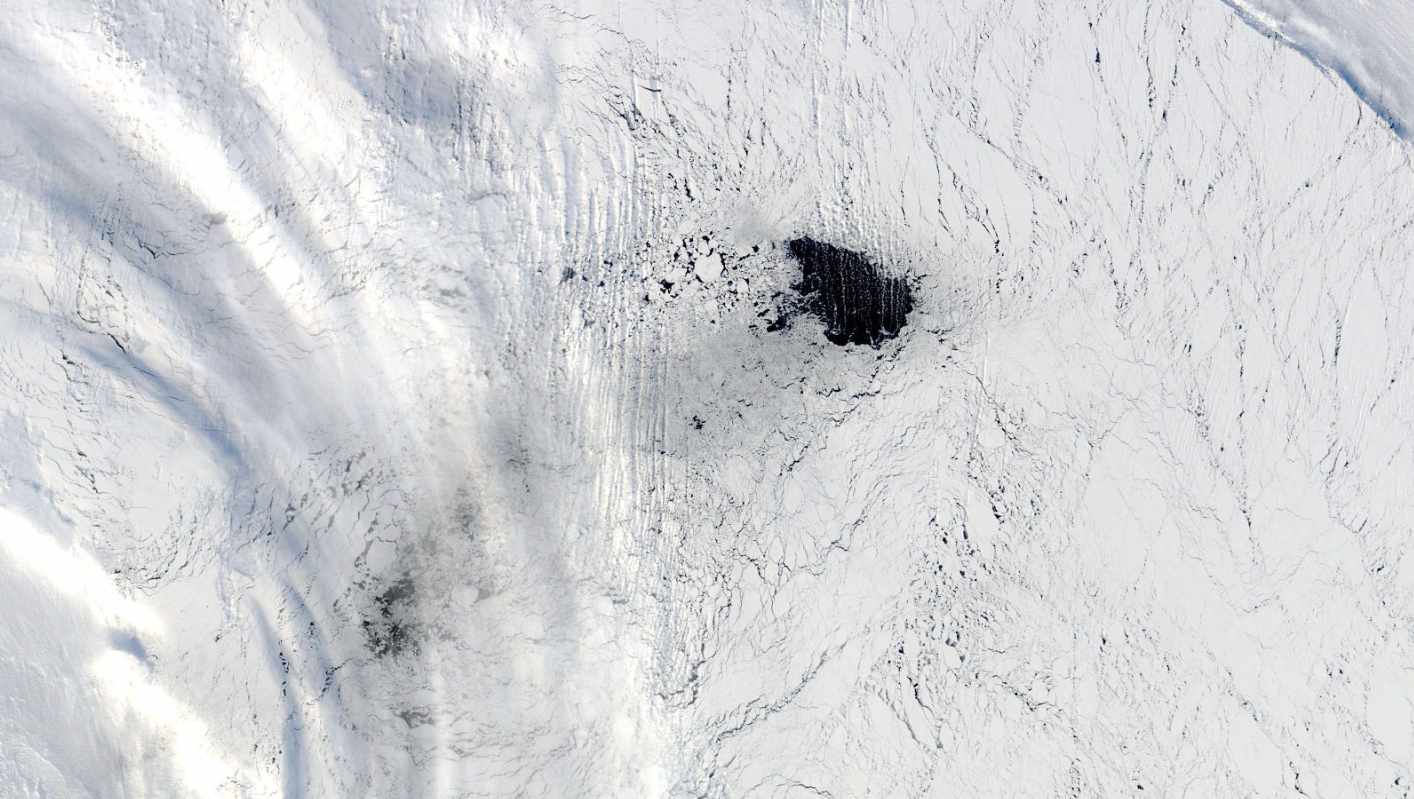 Mysterious Stretch Of Water in Antarctic Sea Ice Baffles Scientists