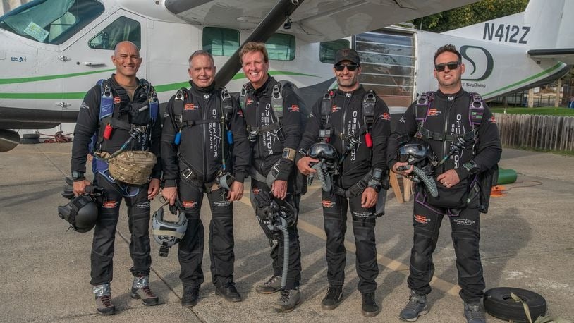 Larry Connor And His Alpha 5 Project Team Set New HALO Formation Jump Record