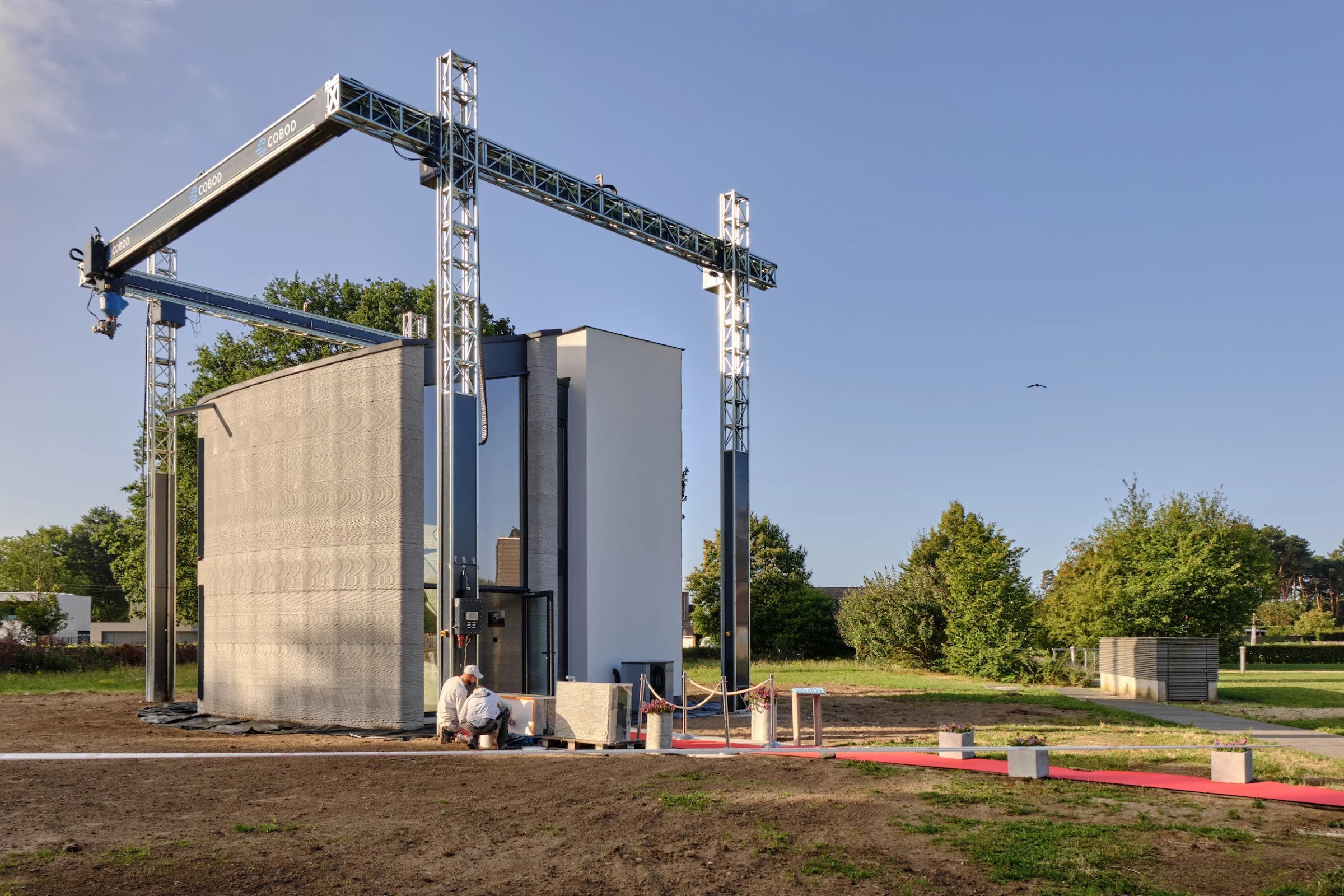 two-story-model-home-in-belgium-was-produced-in-one-piece-with-europe-s