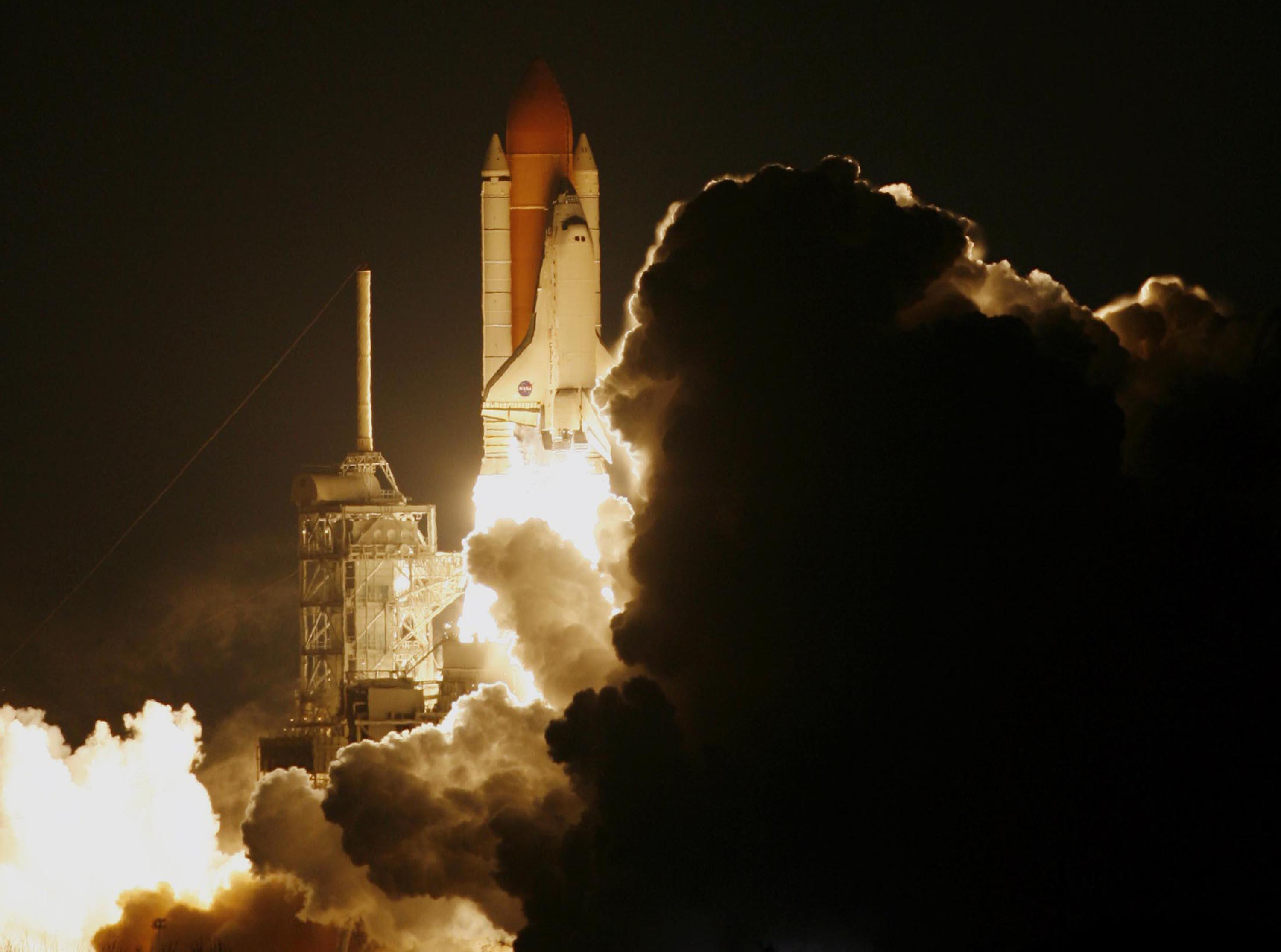 space shuttle night launch