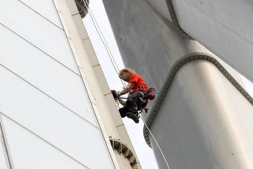 French 'Spiderman' Alain Robert Is At It Again!